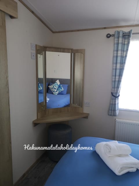 Hakuna Matata Holiday Homes - Accessible Caravan House in Newquay