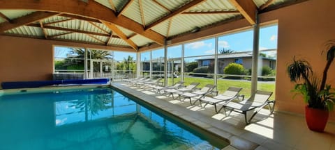 Swimming pool, sunbed