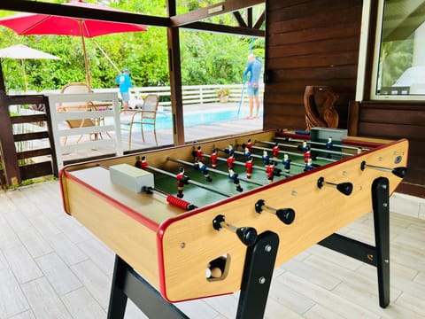 Billiard, Game Room