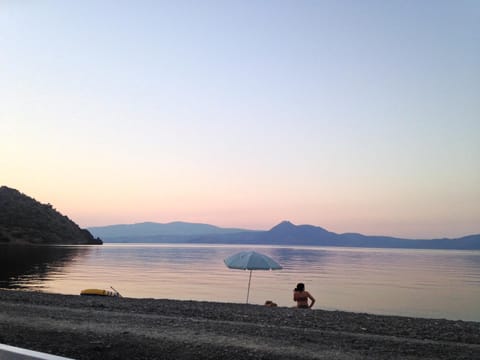 Facade/entrance, Natural landscape, Beach, Landmark view, Mountain view, Mountain view, Sea view, Sunset