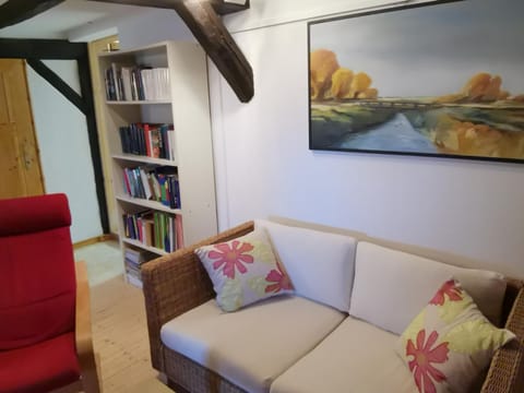 Library, Seating area