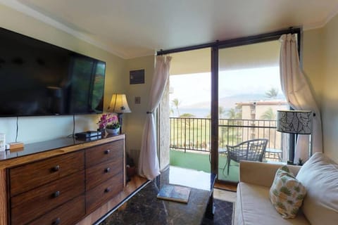 Oceanfront penthouse with amazing views at Kauhale Makai Condominio in Kihei