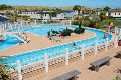 Haven Holiday Resort - Direct access to beach House in Llanasa