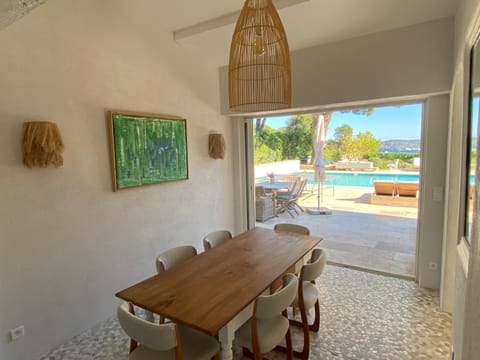 Lovely "Provence" villa with sea view, private heated pool, airco and beautiful garden Villa in Grimaud