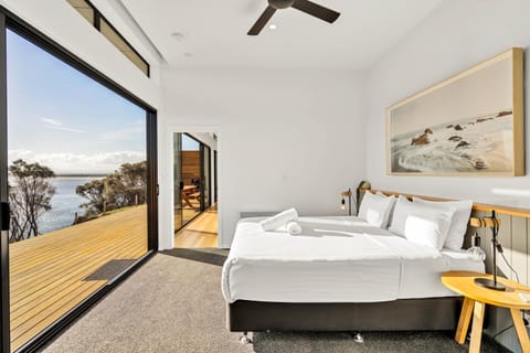 Bedroom, Sea view