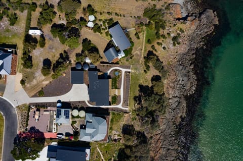 Freycinet Coastal Retreat House in Tasmania