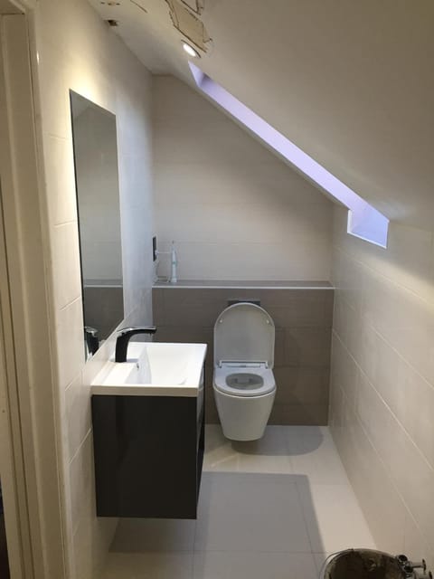 Private Double Room With New En-suite Shower Room Pensão in Kings Lynn