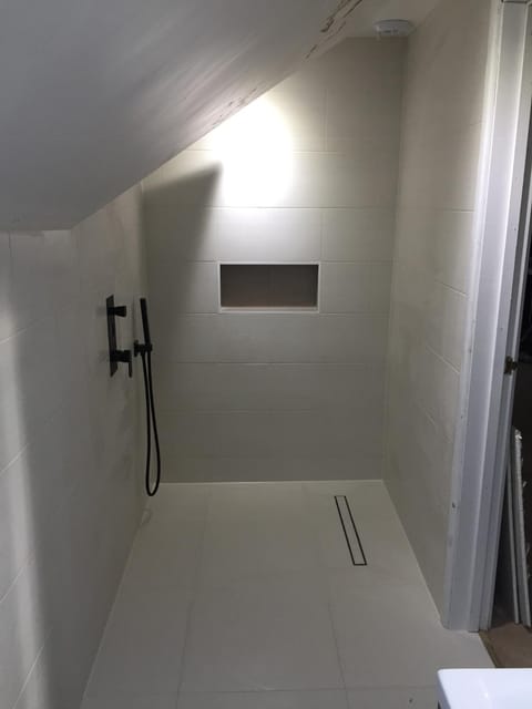 Private Double Room With New En-suite Shower Room Übernachtung mit Frühstück in Kings Lynn