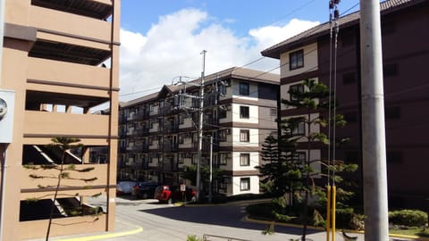 StayPlus Metro Manila Solano Hills Tropical Home Suite Eigentumswohnung in Muntinlupa