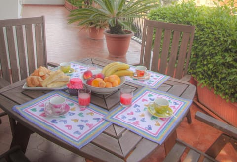 Balcony/Terrace, Food and drinks, Breakfast