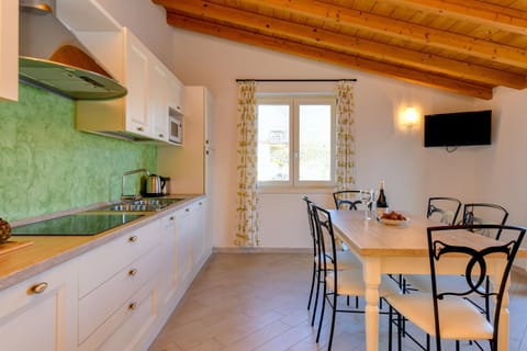 Albicocca Apartment in Tignale