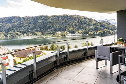 Balcony/Terrace, Lake view, Mountain view, Sunrise, sunbed