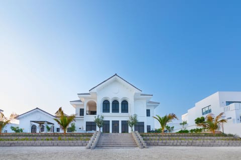 Maison Privee - Luxury Villa with Dramatic View Private Beach & Pool Villa in Dubai