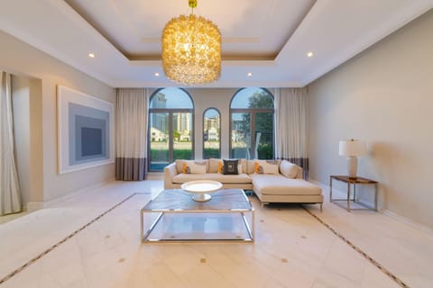 Maison Privee - Private Pool & Beach Access Villa with Cinematic Vws Villa in Dubai