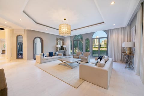 Maison Privee - Private Pool & Beach Access Villa with Cinematic Vws Villa in Dubai