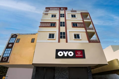 Super OYO Flagship Hotel Dsr Residency Near Nexus Hyderabad Hotel in Hyderabad