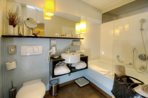 Shower, Toilet, Bathroom, Bath