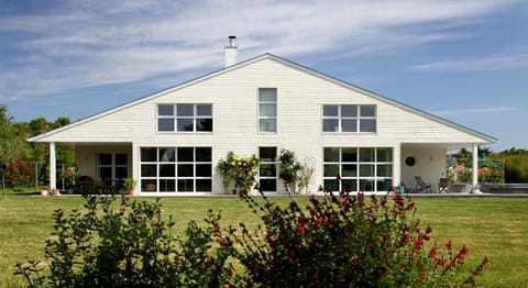 Property building, Facade/entrance, Garden