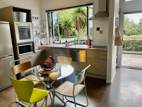 Ribbonwood Treetops cottage House in Havelock North