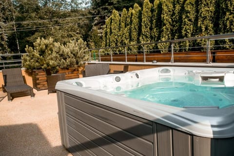 Hot Tub, Balcony/Terrace