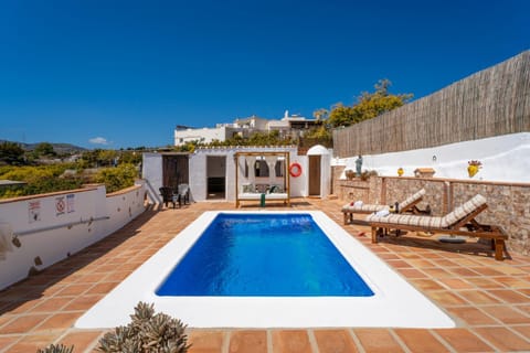 Pool view, Swimming pool, sunbed