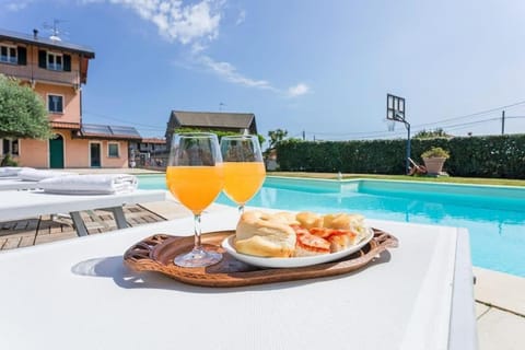 Villa near Milan with swimming pool House in Lombardy