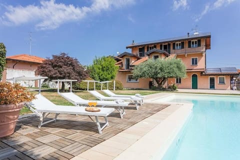 Villa near Milan with swimming pool House in Lombardy