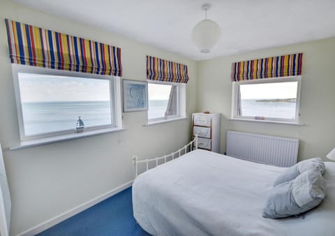 Seascape Apartment in Swanage