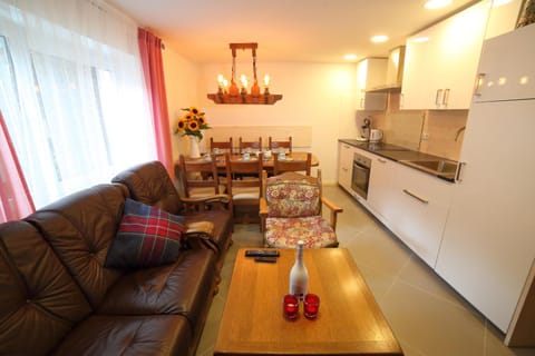 Kitchen or kitchenette, Seating area, Dining area