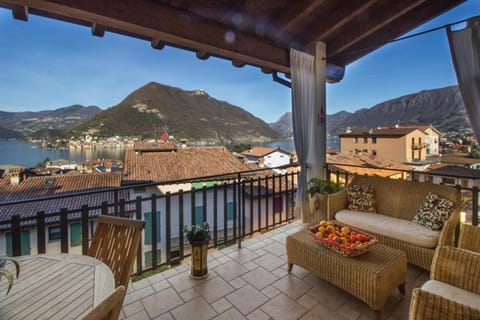 Natural landscape, Balcony/Terrace, Lake view