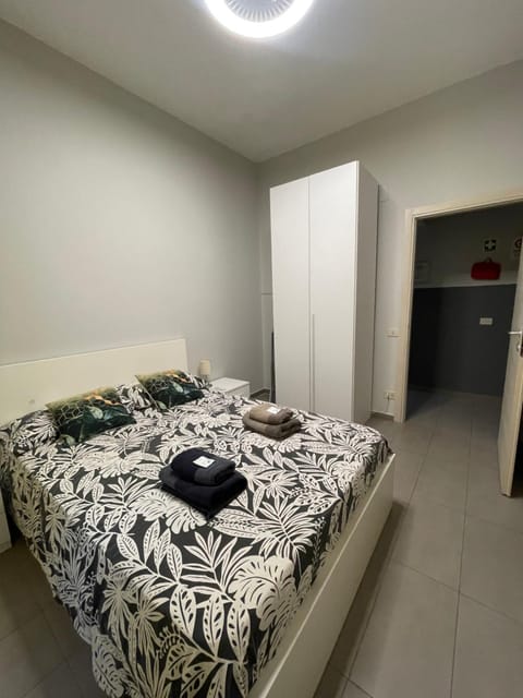 Bed, Photo of the whole room, Bedroom, towels, wardrobe