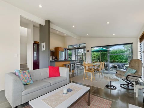 The Beach House - Ruakaka Holiday Home House in Auckland Region