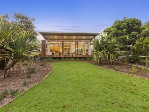 Beachfront Eclipse with Pool House in Tweed Heads