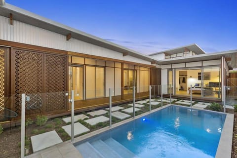 Beachfront Eclipse with Pool House in Tweed Heads