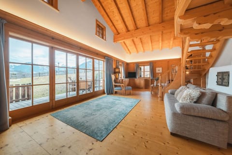 Living room, Mountain view, Mountain view