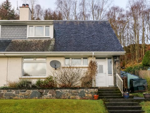 Glenfinglas Dam Cottage House in Scotland