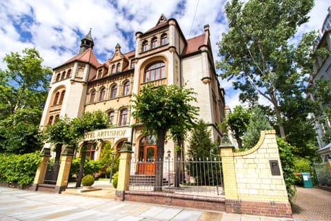 Property building, Facade/entrance