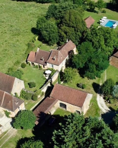 La Maison de Jardin à La Peyrière Casa in Le Bugue