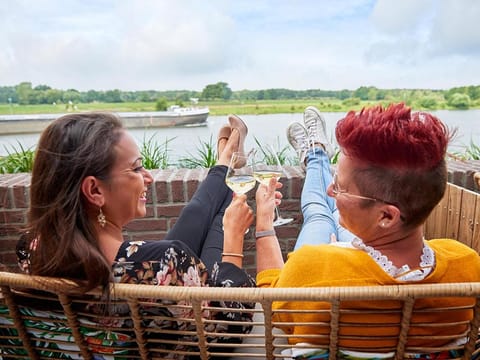 Balcony/Terrace, River view, Drinks