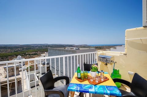 Summer Breeze Apartment with panoramic terrace - by Getawaysmalta Condo in Saint Paul's Bay