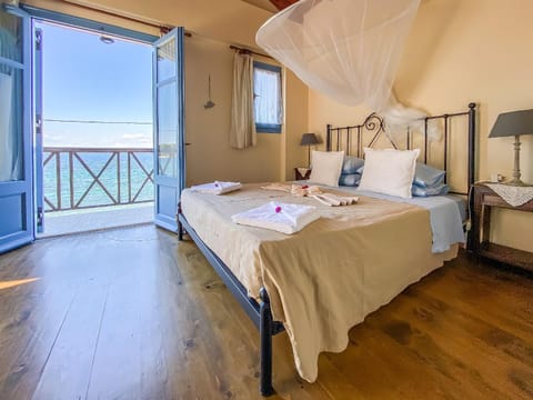 Bed, Natural landscape, View (from property/room), Photo of the whole room, Beach, Bedroom