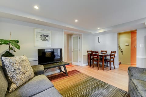 Aesthetically Elegant Downstairs Unit in Oakland apts Appartement in Oakland