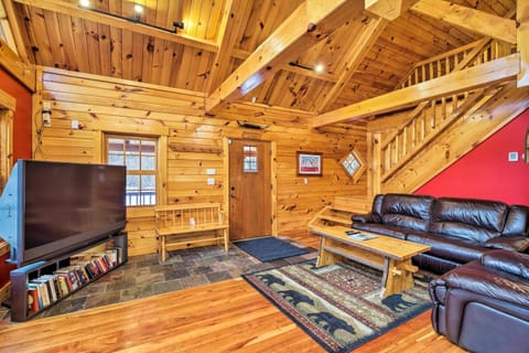 Ski Lodge Mtn Retreat with Fire Pit, Deck and Views! Casa in Addison County