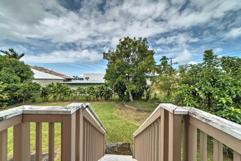 Hawaiian Hideaway with Yard Less Than 2 Miles to Hilo Bay! Maison in Hilo