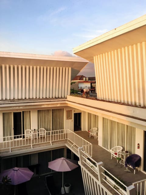 Balcony/Terrace, Decorative detail, Pool view