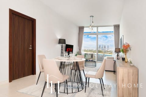 LUX - Opulent Island Suite Burj Khalifa View 2 Apartment in Dubai