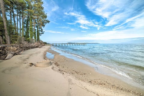 Waterfront Scotland Beach Retreat with Private Beach House in Chesapeake Bay