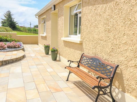 Sea View Hideaway House in County Clare