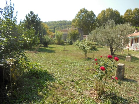 Maison L'Acanaud House in Malaucène