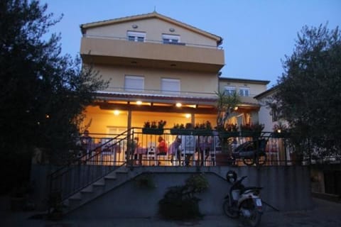 Family apartment Pikolo Apartment in Biograd na Moru
